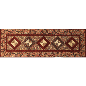 HCH025 - Elizabeth’s Table Runner